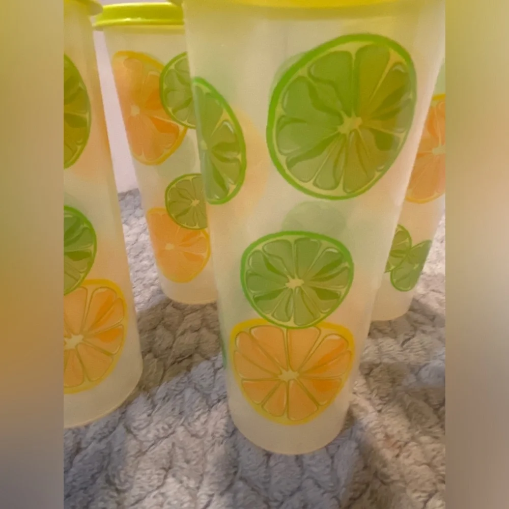 NEW - TUPPERWARE - set of 4-16 oz tumblers